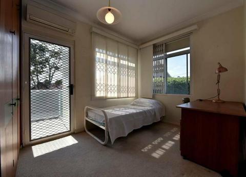 Private room in Livingstone Avenue, Pymble, 2073