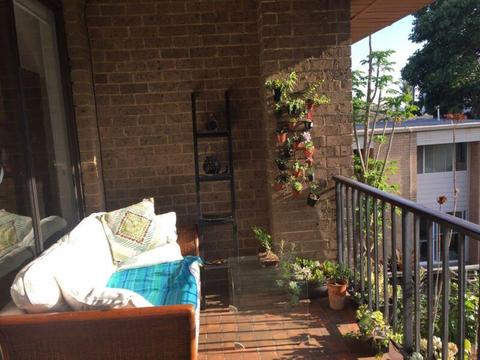 Spacious room with balcony in Neutral bay, close to city and transport