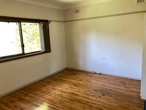 Large 4m x 3.6m Room for Rent ( bills incl)