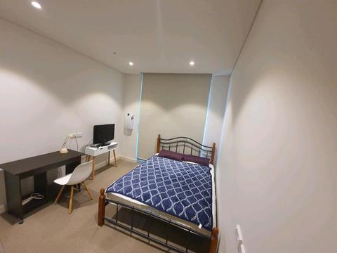 Fully Furnished large room available in the centre of Homebush
