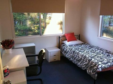 Large single room in convenient location - includes bills