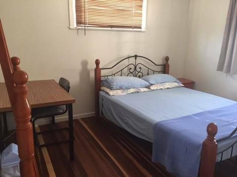 ROOM IN HIGHGATE HILL SHARE HOUSE AVAIL NOW