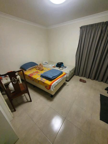 1 room available for rent with attached bathroom