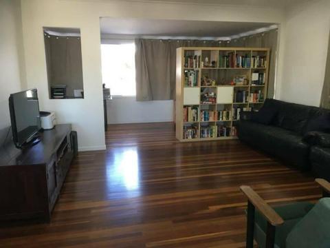 Sharehouse Bedroom Available in Caboolture (for 17-30 year old)