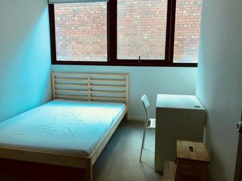 GREAT LOCATION ENSUITE ROOM IN CBD