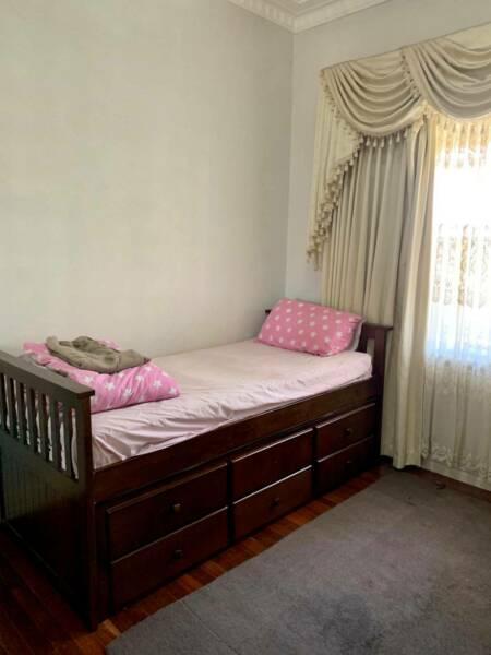 Cosy Single Room in Como. Female Only. All Bills Inclusive