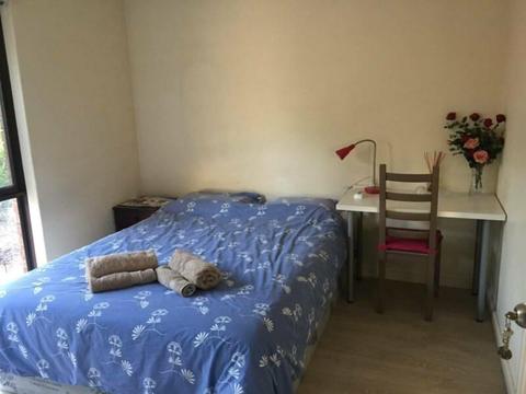 Room with ensuite to rent - Innaloo