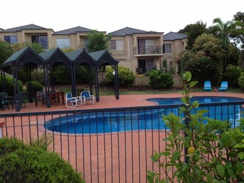 Room to rent in resort style complex opposite Joondalup golf club