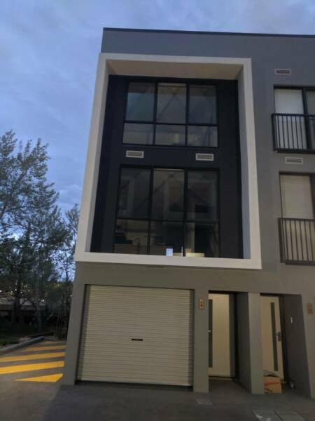 Woden Townhouse for Rent