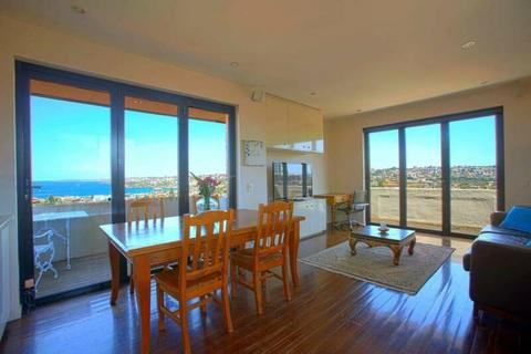 Large North Bondi One Bedroom Unit with stunning beach and city views