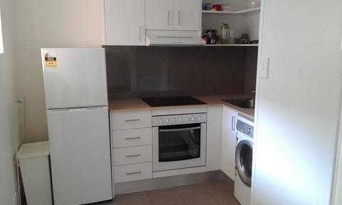 Furnished unit in KINGSFORD with Carspace. Excellent Location!