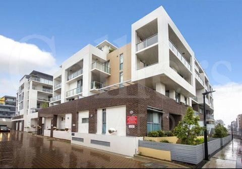 Botany-Spacious & Modern 3 bedrooms fully furnished Apartment