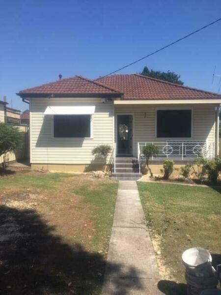 At Auburn Renovated 3 BR 1 bath 2 toilet a/c gas kitcn house for rent