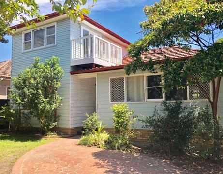 LARGE FAMILY HOME IN CARINGBAH