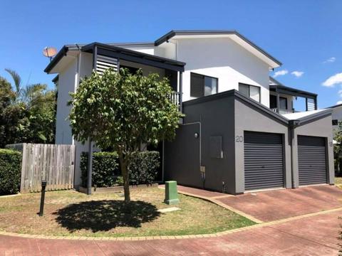3 bedroom townhouse for rent in Chermside *Pet friendly and pool!