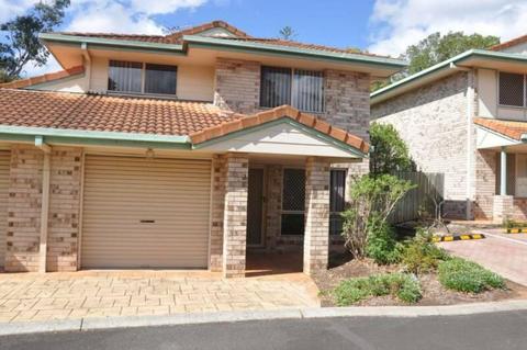 Townhouse for Rent in Sunnybank Hills Available Now