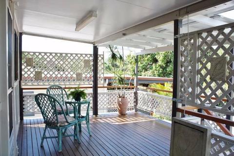 For Rent, South Townsville, Top Floor 3 bedroom Flat