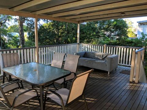 2 Bed house in Taringa/Indooroopilly boarder fully furnished