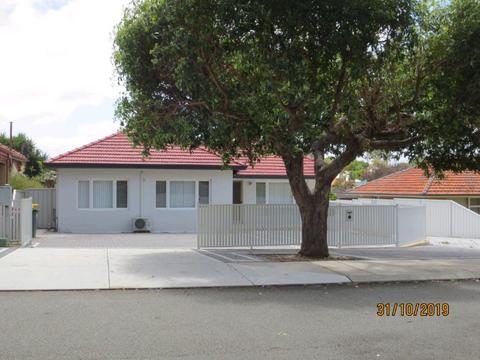 4 Bedroom plus separate Study x 2 Bathrooms Rental in Tuart Hill