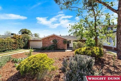Redhill 4br solid brick < 500 mters from Canberra grammar 811 sqm land