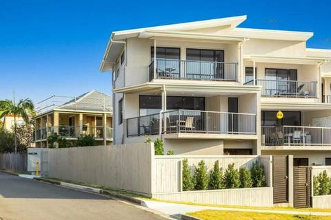 4 Bed 3 Bath Townhouse 150 metres from Kingscliff Beach