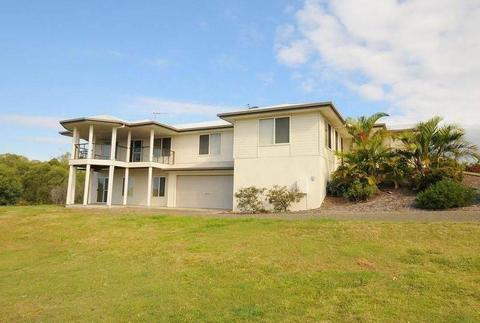 Large 2 storey 5 brm house for sale Hervey Bay
