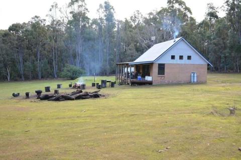 Dwellingup Forest Retreat: share in Rammed Earth House, 2ha bush block