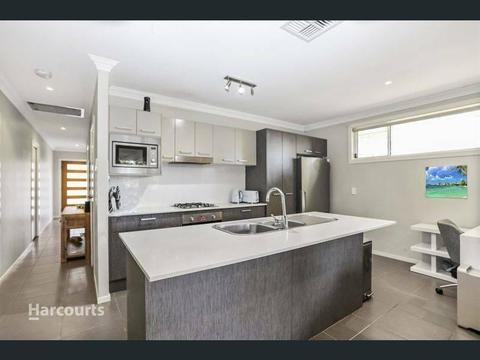 Room for rent in OAK FLATS,SHELLHARBOUR