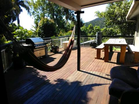 Room in nice Airlie beach share house,$180