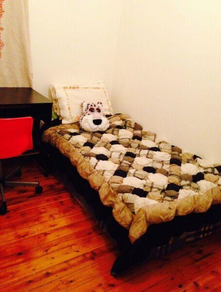$250 Own Private Room in City (Pyrmont) - available NOW - female only