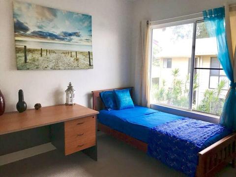Room for rent cannonvale - 150