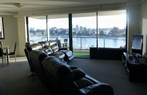 Room available in Riverside Apartment in Kangaroo Point