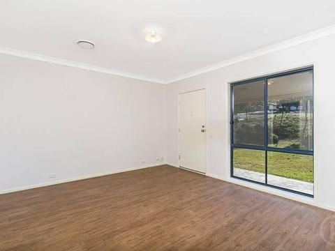 Large Bedroom with own bathroom for $220 at Geebung