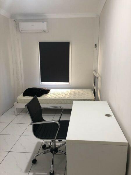 Kangaroo Point Private Room with aircon/heating utilities included