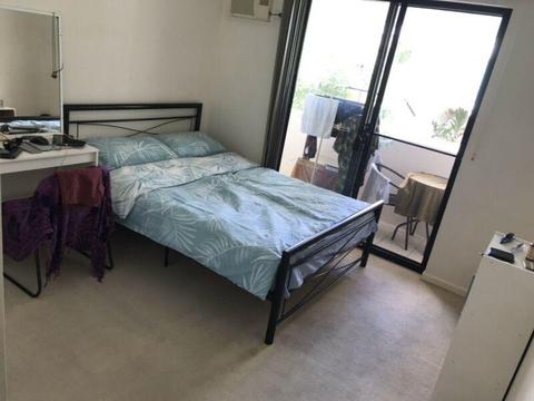 Master room available, twin room available