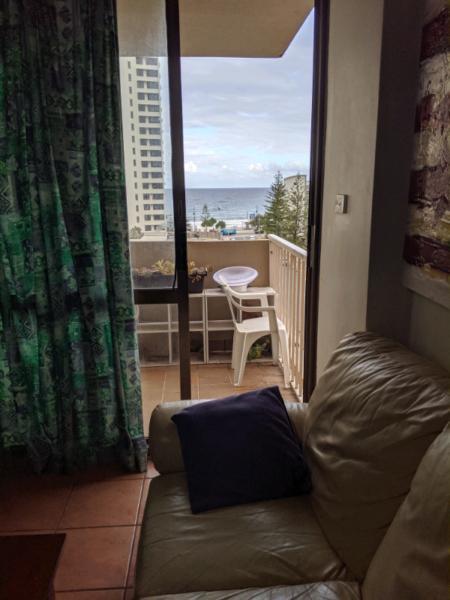 Private room in the heart of Surfers Paradise