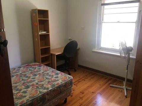 $125 inc bills, fully furnished, western suburb, 5km to city