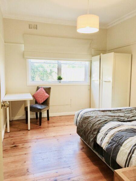 Cozy Clean Private room close to Southerncross/ Vic Uni/Melb Uni