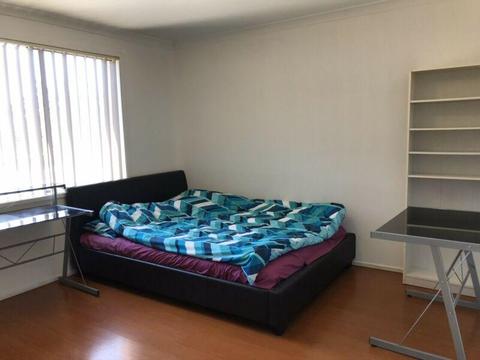 Room for rent in Derrimut