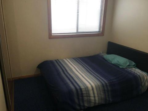 Room in share house in Heidelberg Heights