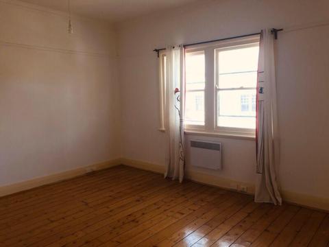 LARGE DOUBLE ROOM FOR RENT