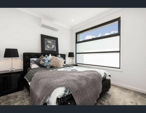 Room with en-suite for rent