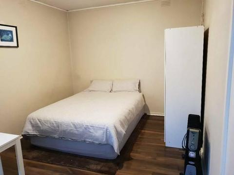 Room for Rent in Recently Renovated Fully Furnished House Fitzroy