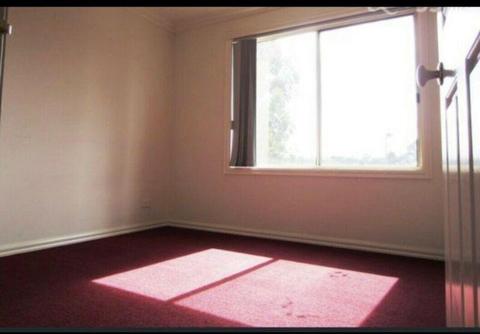 One fully furnished bedroom available close to RMIT and LaTrobe Uni