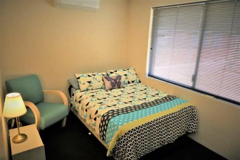 FURNISHED DOUBLE ROOM IN TOWN FOR RENT