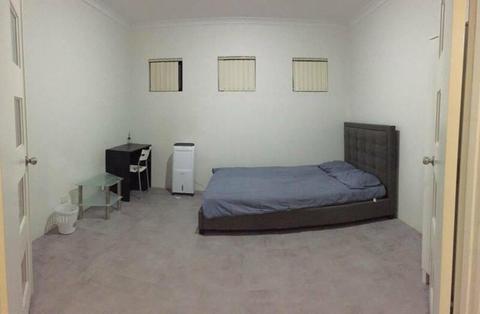 ROOM FOR RENT - GREAT LOCATION - SECURE AND COMFORTABLE
