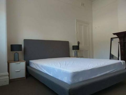 Room for Rent near Hyde Park in a quiet share house