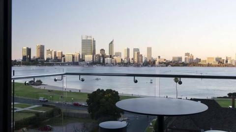 Penthouse Luxury City Views - With Secure UG Parking & NBN