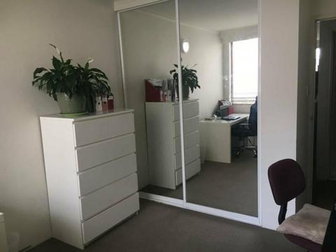 Office with private bathroom in Apartment