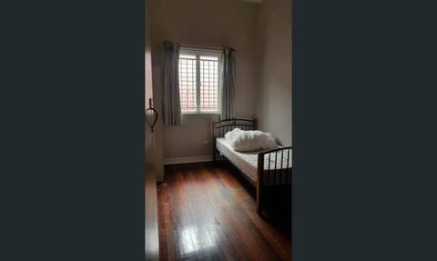 Single bedroom available (furnished) with shared kitchen and bathroom